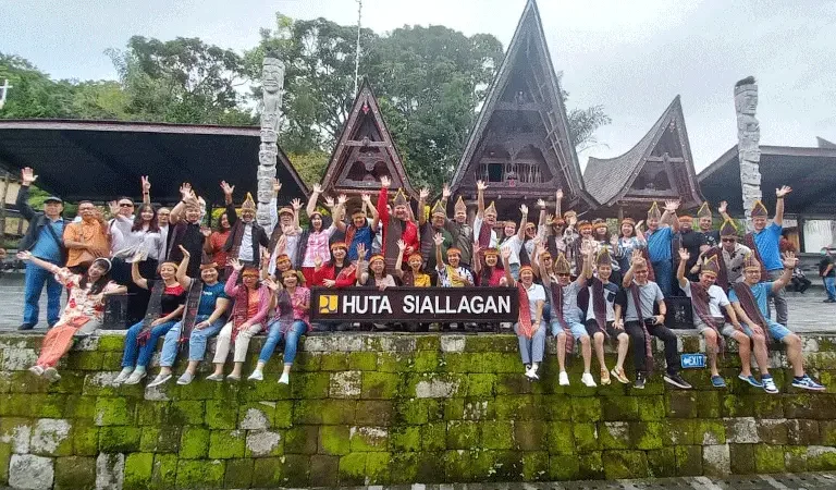 Biaya Group Tour Danau Toba dari Medan: Apa Saja yang Termasuk?